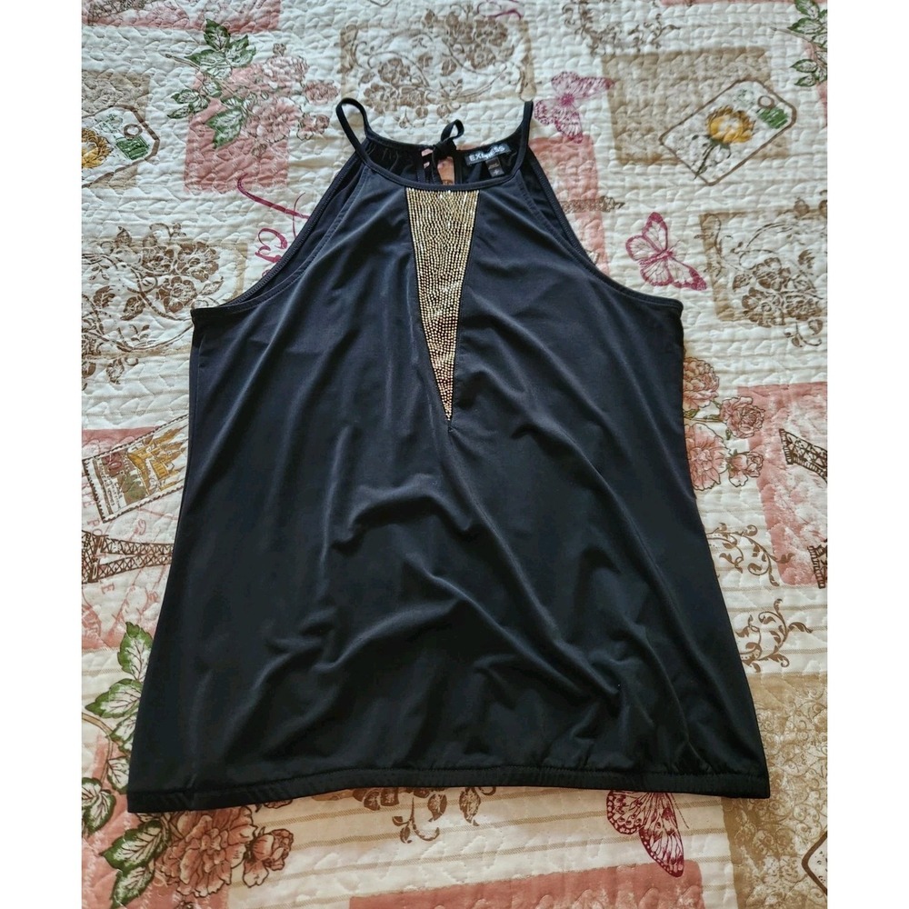 Womens black sleeveless top with a gold‎ stud  V-shaped design on the front XS